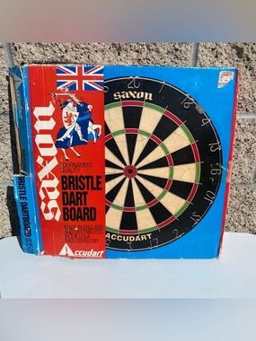 Vintage Saxon Accudart 18" X 1.25" Bristle Tournament Quality Dartboard 1976